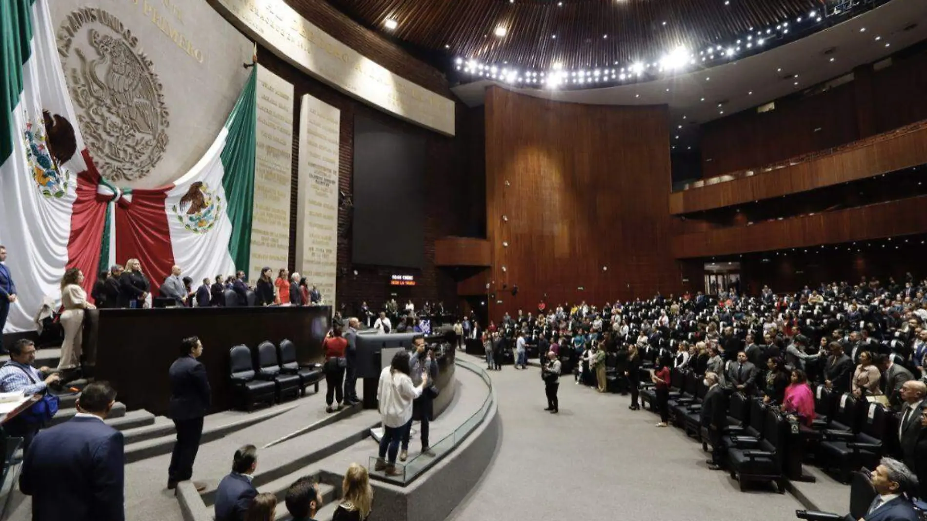 Congreso rinde minuto de silencio por muerte del gobernador Miguel Barbosa2